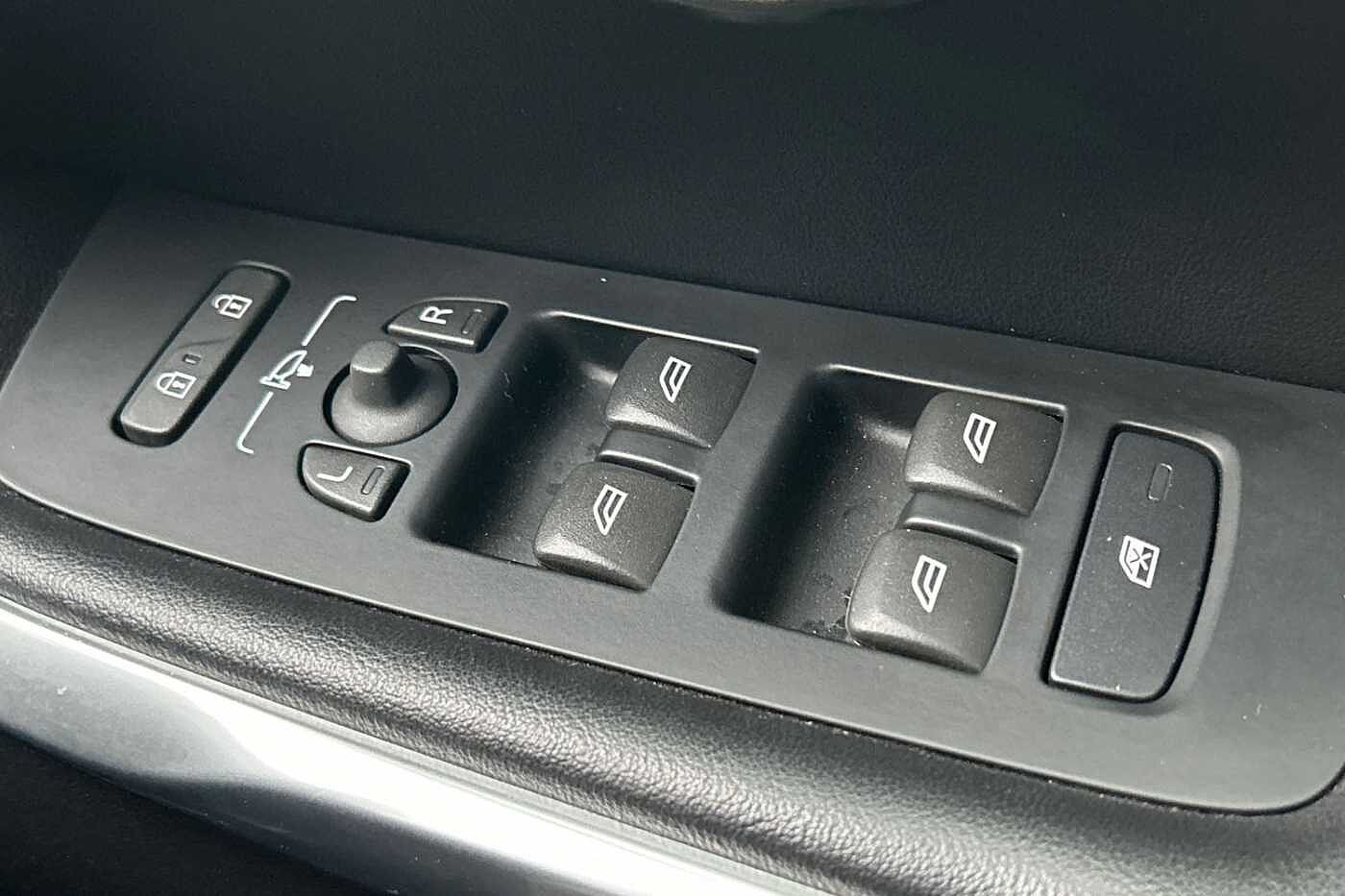 Volvo V40 D2 R-Design Manual