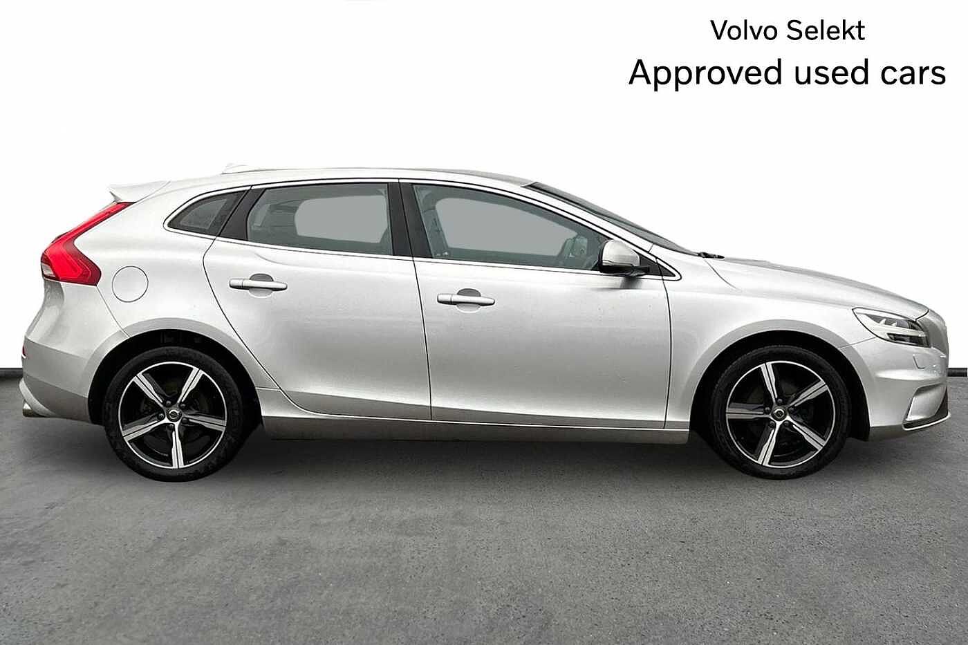 Volvo V40 D2 R-Design Manual