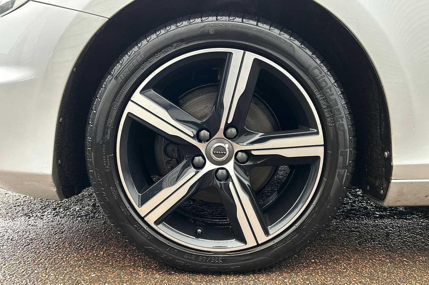 Volvo V40 D2 R-Design Manual