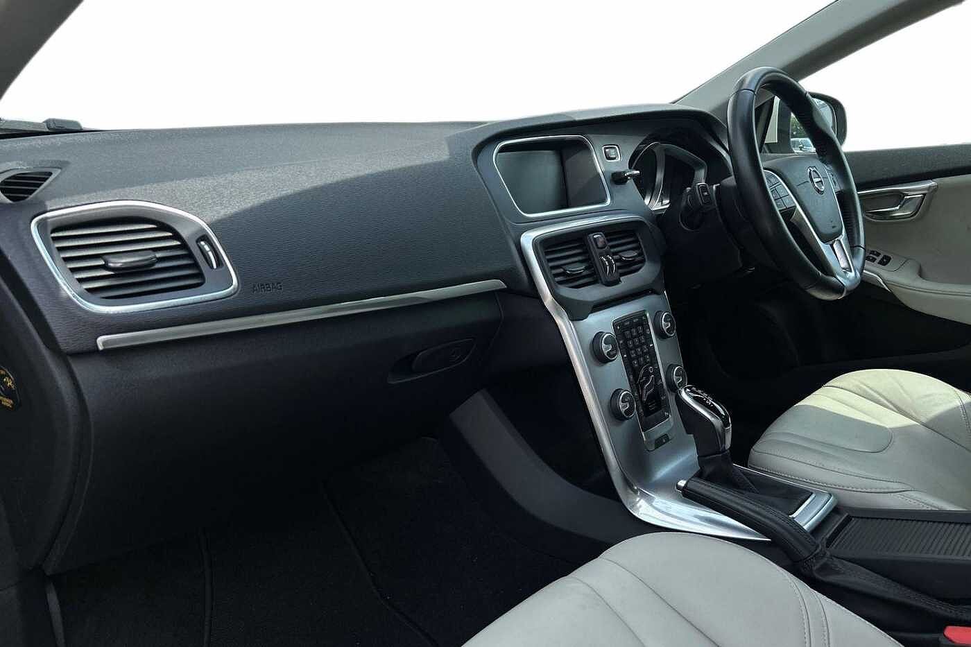 Volvo V40 T3 Inscription Automatic