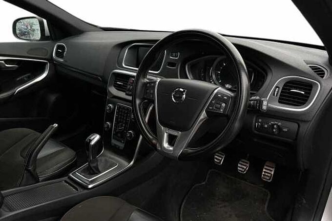 Volvo V40 D2 R-Design Manual