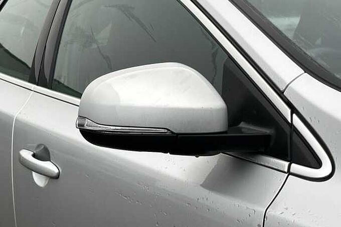 Volvo V40 D2 R-Design Manual