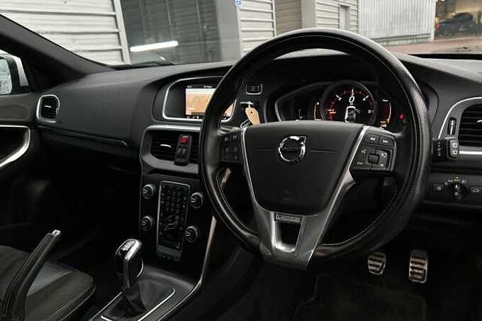 Volvo V40 D2 R-Design Manual