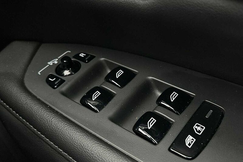 Volvo V90 Cross Country 2.0 B5P Cross Country Plus 5dr AWD Auto