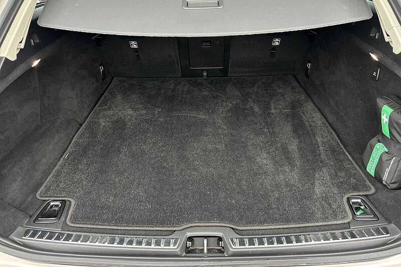 Volvo V90 Cross Country 2.0 B5P Cross Country Plus 5dr AWD Auto