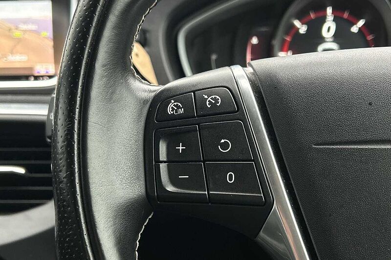 Volvo V40 D2 R-Design Manual