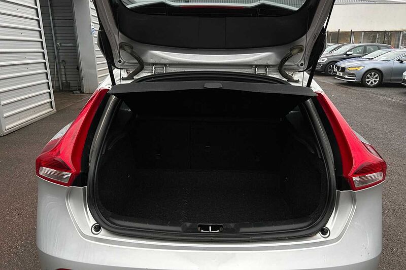 Volvo V40 D2 R-Design Manual