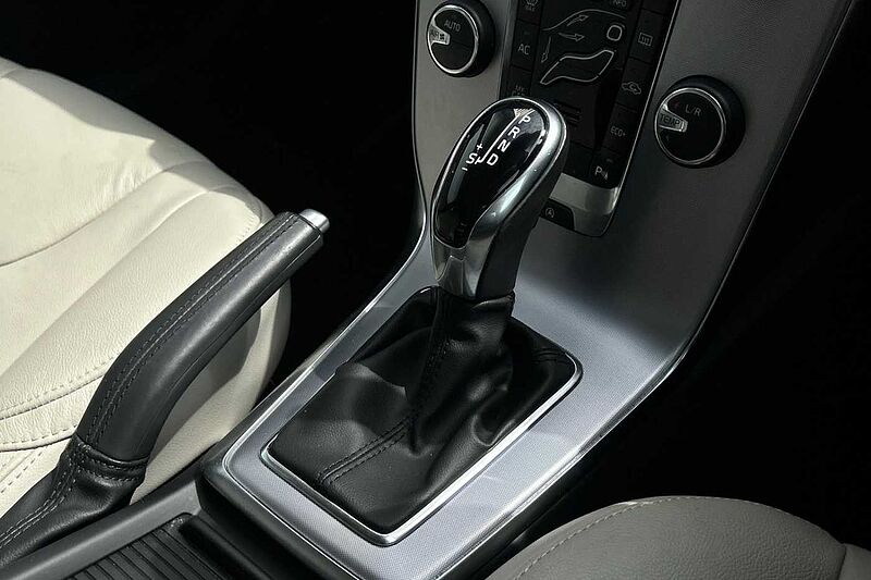 Volvo V40 T3 Inscription Automatic
