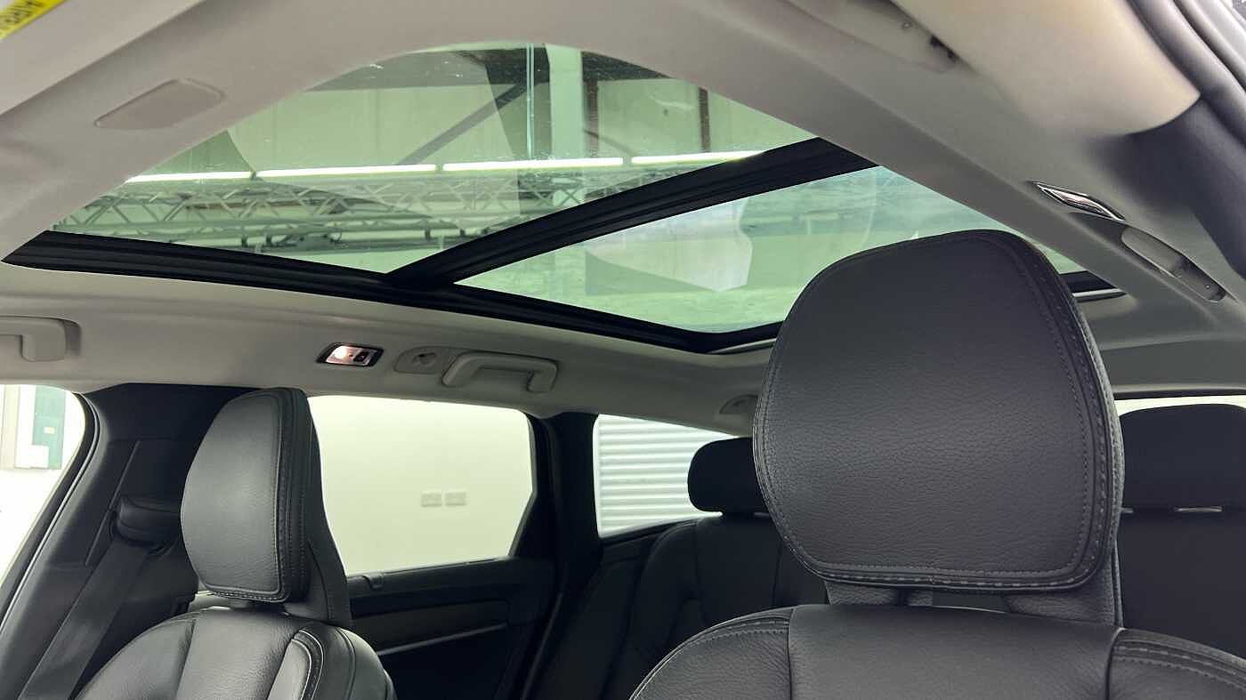 Volvo V90 Cross Country D5 AWD Plus Automatic