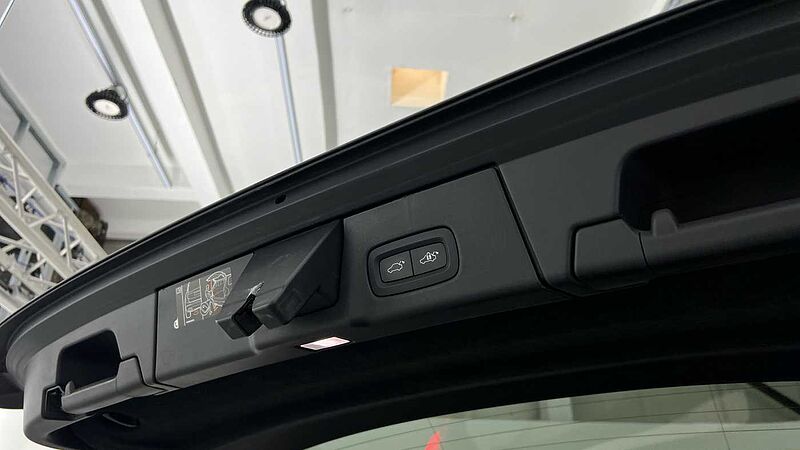 Volvo V90 Cross Country D5 AWD Plus Automatic