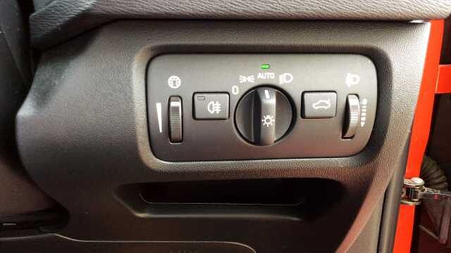 Volvo V40 D2 (115bhp) R Design + Rear Park Assist+ 1 Private Owner From New