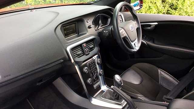 Volvo V40 D2 (115bhp) R Design + Rear Park Assist+ 1 Private Owner From New
