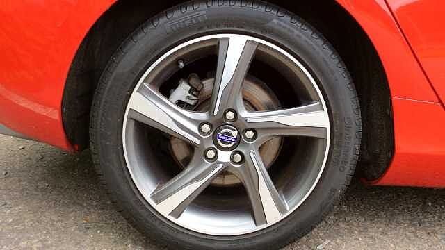 Volvo V40 D2 (115bhp) R Design + Rear Park Assist+ 1 Private Owner From New