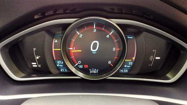 Volvo V40 D2 (115bhp) R Design + Rear Park Assist+ 1 Private Owner From New