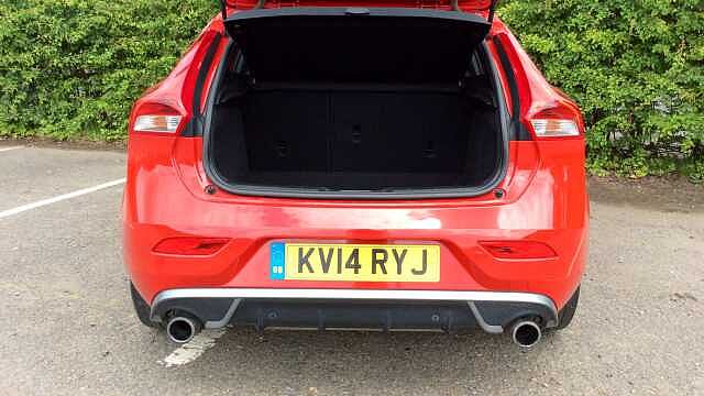 Volvo V40 D2 (115bhp) R Design + Rear Park Assist+ 1 Private Owner From New