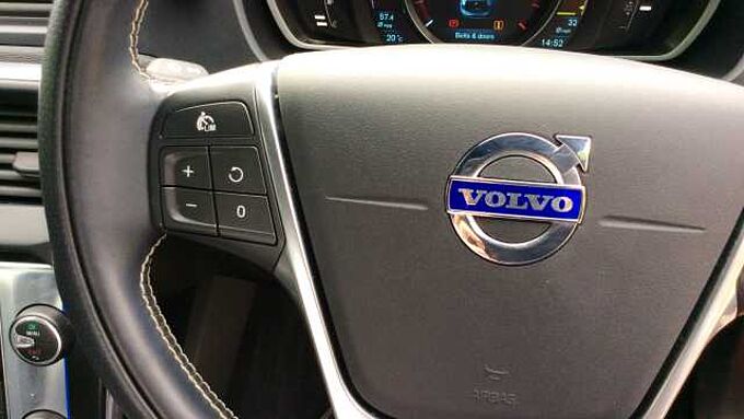 Volvo V40 D2 (115bhp) R Design + Rear Park Assist+ 1 Private Owner From New