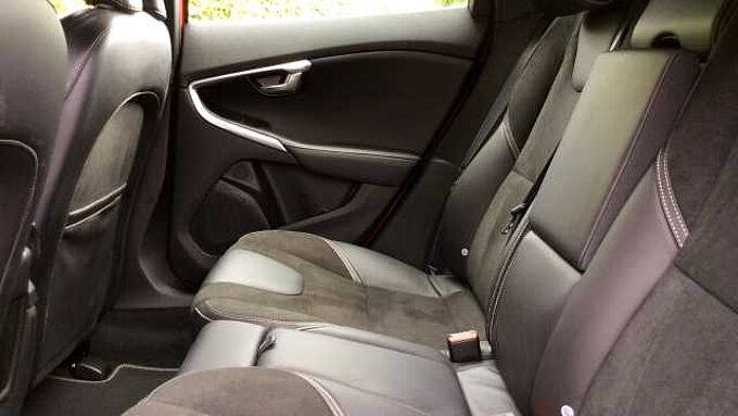 Volvo V40 D2 (115bhp) R Design + Rear Park Assist+ 1 Private Owner From New