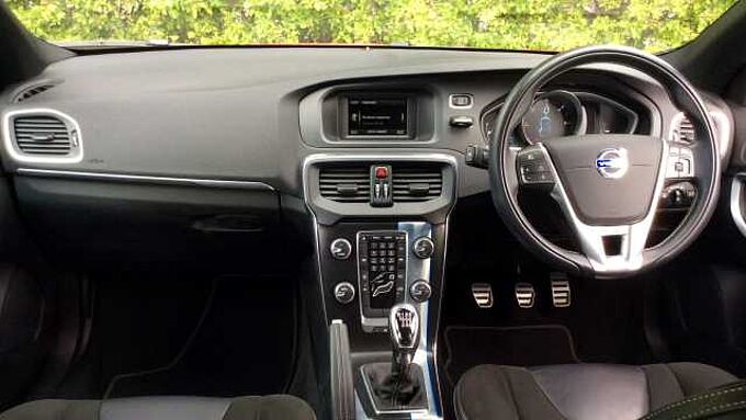 Volvo V40 D2 (115bhp) R Design + Rear Park Assist+ 1 Private Owner From New