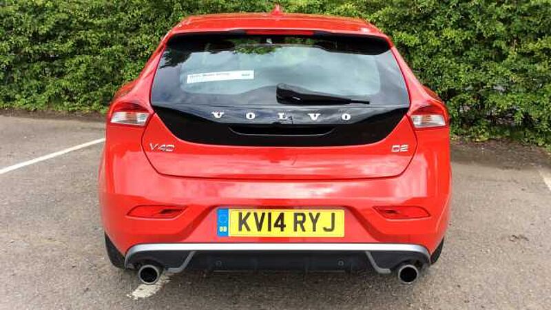 Volvo V40 D2 (115bhp) R Design + Rear Park Assist+ 1 Private Owner From New