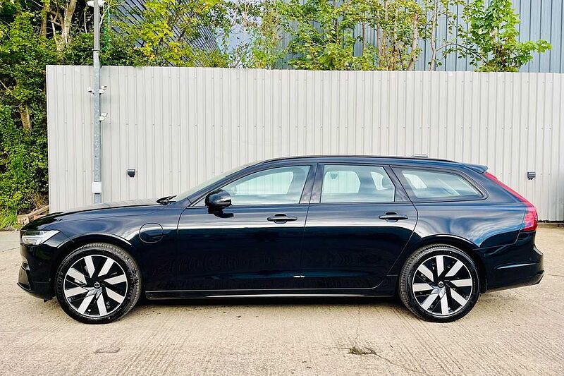 Volvo V90 Plus, T6 AWD Plug-in hybrid, Electric/Petrol, Dark 360° camera Heated Seats