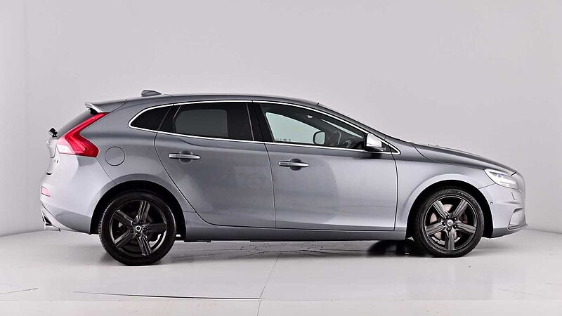 Volvo V40 D3 R-Design Pro Adaptive Cruise Electric Seats Keyless BLIS