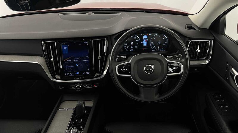 Volvo V60 B4 Cross Country Pro B4 AWD mild hybrid Keyless Heated Seats Rear Camera