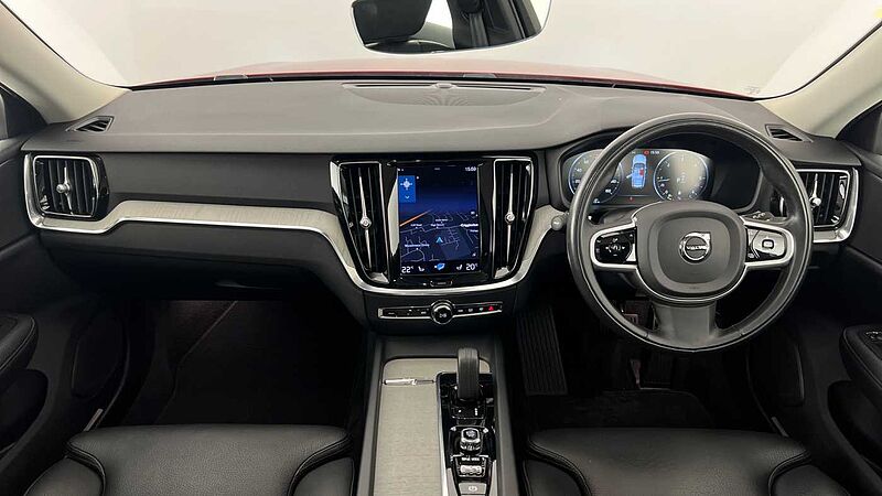 Volvo V60 B4 Cross Country Pro B4 AWD mild hybrid Keyless Heated Seats Rear Camera