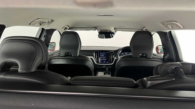 Volvo V60 B4 Cross Country Pro B4 AWD mild hybrid Keyless Heated Seats Rear Camera