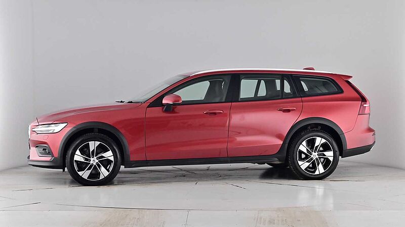 Volvo V60 B4 Cross Country Pro B4 AWD mild hybrid Keyless Heated Seats Rear Camera