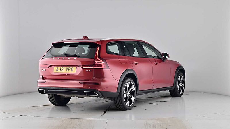 Volvo V60 B4 Cross Country Pro B4 AWD mild hybrid Keyless Heated Seats Rear Camera