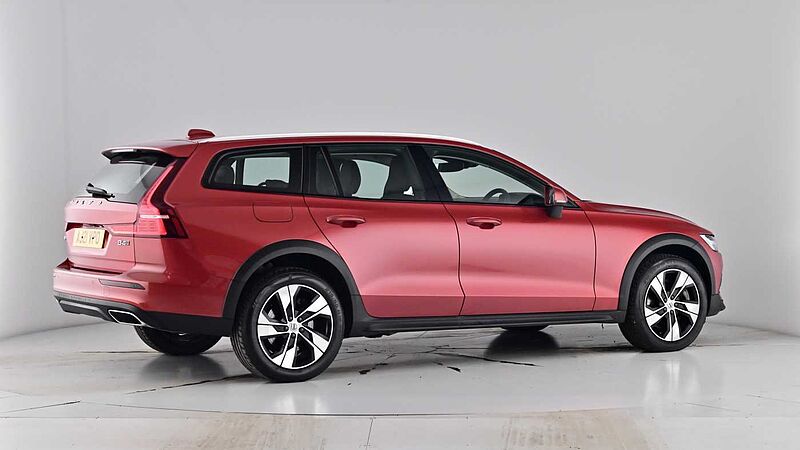Volvo V60 B4 Cross Country Pro B4 AWD mild hybrid Keyless Heated Seats Rear Camera