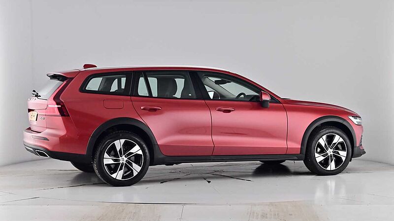 Volvo V60 B4 Cross Country Pro B4 AWD mild hybrid Keyless Heated Seats Rear Camera