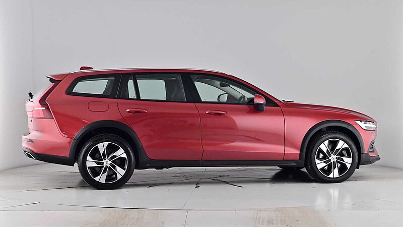 Volvo V60 B4 Cross Country Pro B4 AWD mild hybrid Keyless Heated Seats Rear Camera