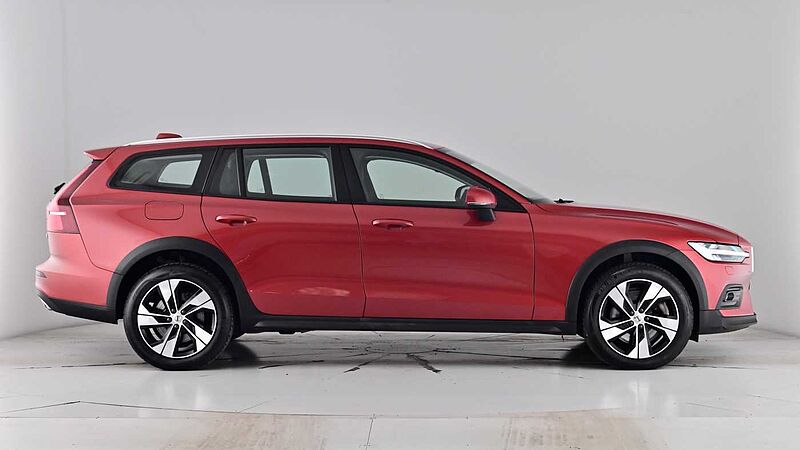 Volvo V60 B4 Cross Country Pro B4 AWD mild hybrid Keyless Heated Seats Rear Camera