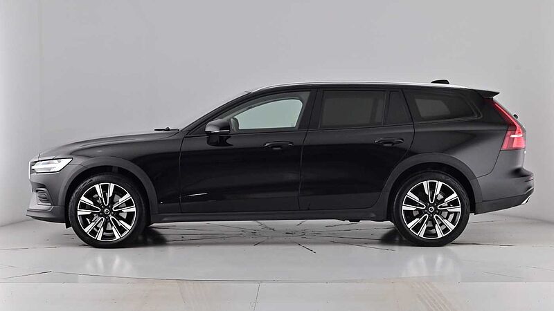 Volvo V60 Cross Country B5 AWD mild hybrid Panoramic Sunroof Adaptive Cruise 360 Camera 19' Alloys
