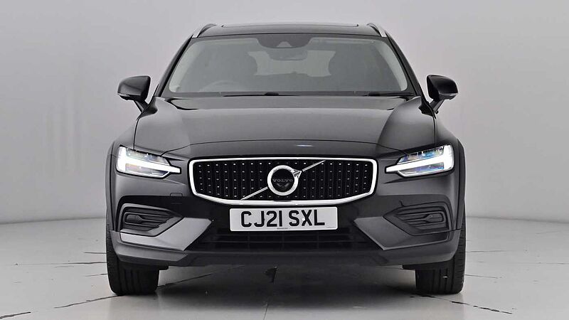 Volvo V60 Cross Country B5 AWD mild hybrid Panoramic Sunroof Adaptive Cruise 360 Camera 19' Alloys