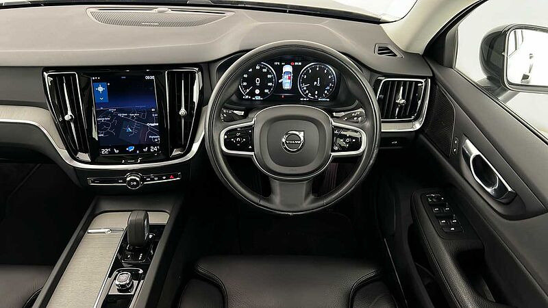 Volvo V60 Cross Country B5 AWD mild hybrid Panoramic Sunroof Adaptive Cruise 360 Camera 19' Alloys