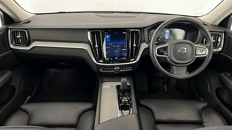 Volvo V60 Cross Country B5 AWD mild hybrid Panoramic Sunroof Adaptive Cruise 360 Camera 19' Alloys