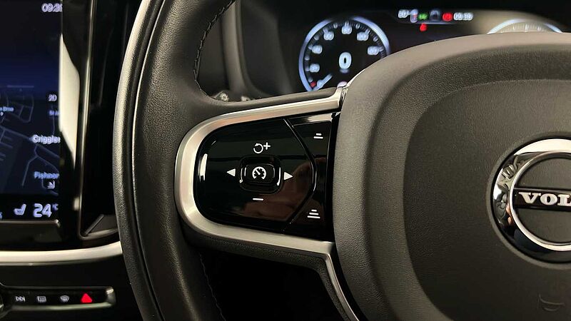 Volvo V60 Cross Country B5 AWD mild hybrid Panoramic Sunroof Adaptive Cruise 360 Camera 19' Alloys