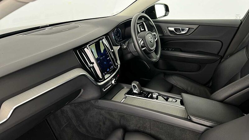 Volvo V60 Cross Country B5 AWD mild hybrid Panoramic Sunroof Adaptive Cruise 360 Camera 19' Alloys