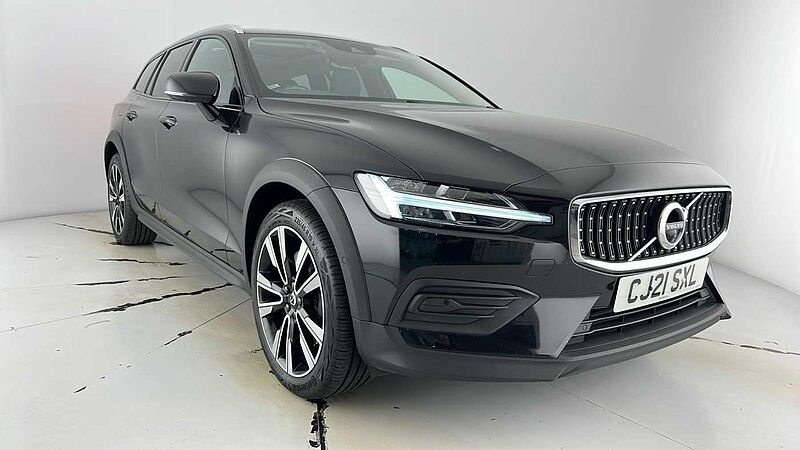 Volvo V60 Cross Country B5 AWD mild hybrid Panoramic Sunroof Adaptive Cruise 360 Camera 19' Alloys