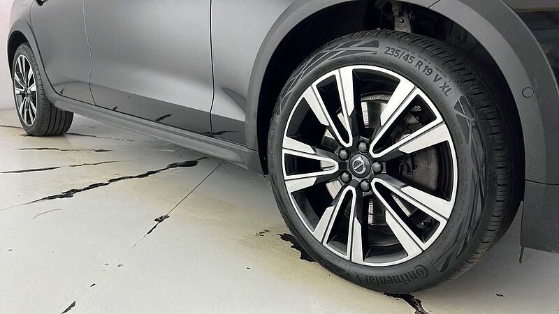 Volvo V60 Cross Country B5 AWD mild hybrid Panoramic Sunroof Adaptive Cruise 360 Camera 19' Alloys
