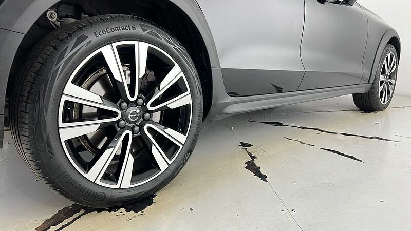 Volvo V60 Cross Country B5 AWD mild hybrid Panoramic Sunroof Adaptive Cruise 360 Camera 19' Alloys