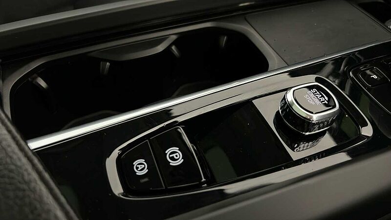 Volvo V60 Cross Country B5 AWD mild hybrid Panoramic Sunroof Adaptive Cruise 360 Camera 19' Alloys