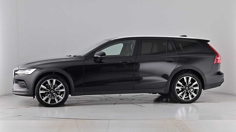 Volvo V60 Cross Country B5 AWD mild hybrid Panoramic Sunroof Adaptive Cruise 360 Camera 19' Alloys