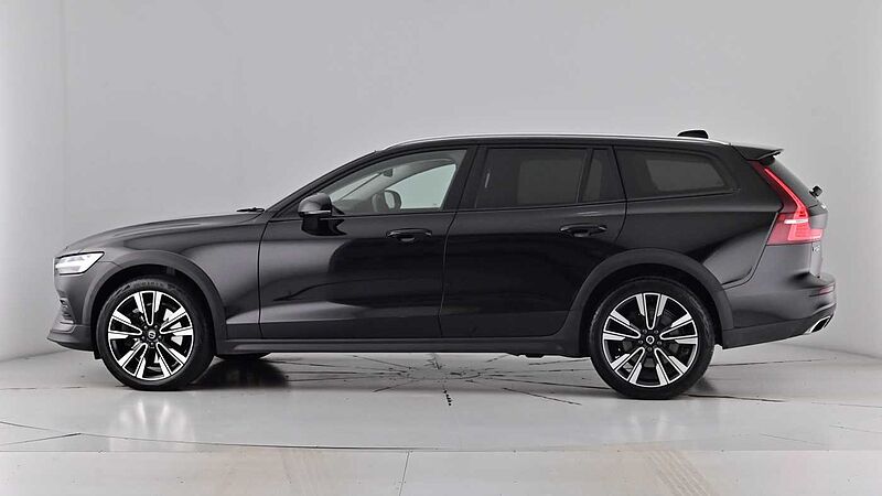 Volvo V60 Cross Country B5 AWD mild hybrid Panoramic Sunroof Adaptive Cruise 360 Camera 19' Alloys