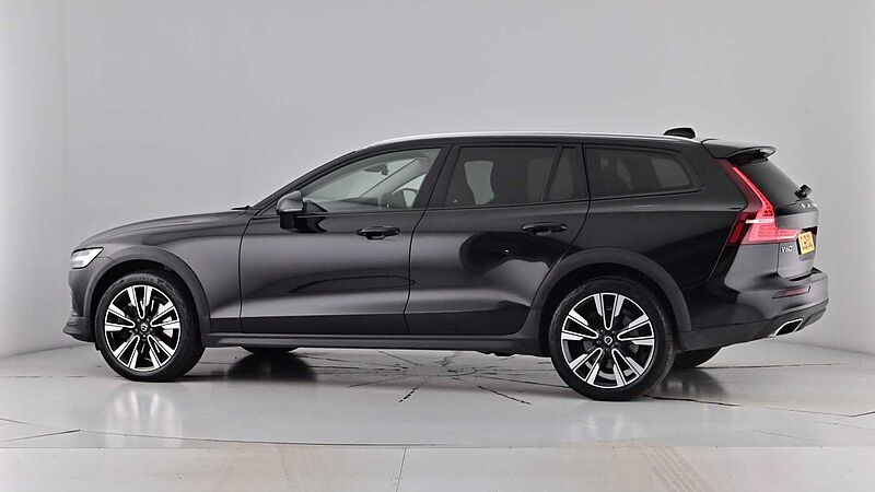 Volvo V60 Cross Country B5 AWD mild hybrid Panoramic Sunroof Adaptive Cruise 360 Camera 19' Alloys
