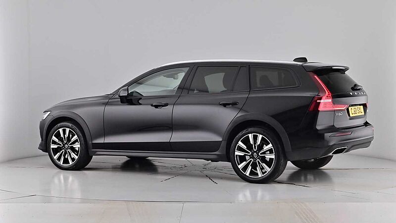 Volvo V60 Cross Country B5 AWD mild hybrid Panoramic Sunroof Adaptive Cruise 360 Camera 19' Alloys