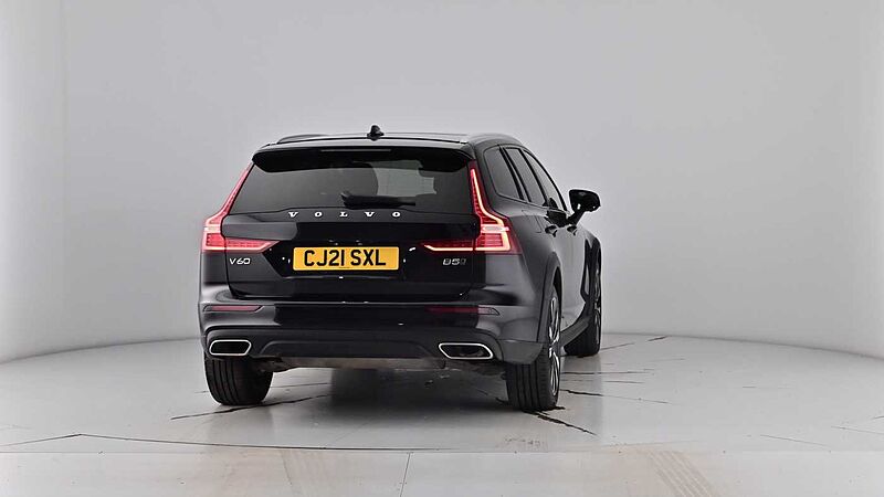 Volvo V60 Cross Country B5 AWD mild hybrid Panoramic Sunroof Adaptive Cruise 360 Camera 19' Alloys