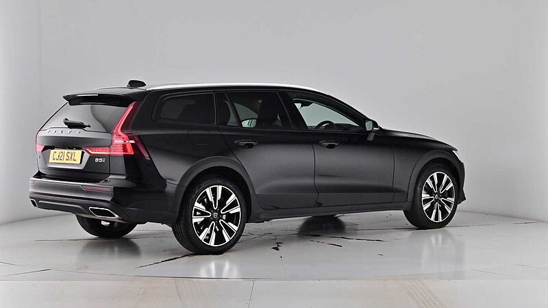 Volvo V60 Cross Country B5 AWD mild hybrid Panoramic Sunroof Adaptive Cruise 360 Camera 19' Alloys